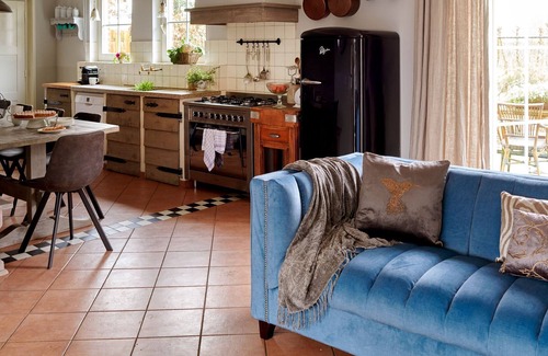 Schafelt House | Quaint Holiday Home in Baarlo with Terrace