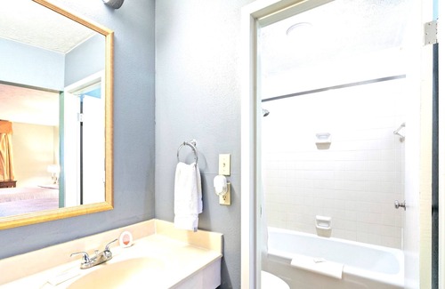 Williamsburg Hotel | Quaint hotel with AC in charming Williamsburg
