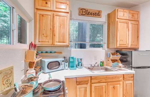 Idyllwild Cabin | Quaint Idyllwild Cabin: 1/2 Mi to Trailhead!