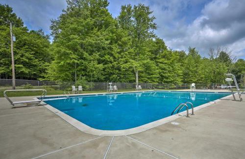 Pocono Lake House | Quaint Lake Cottage with Pool and Beach Access!
