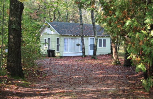 Oscoda Cabin | Quaint Little Cottage in Oscoda near Lake Huron access!