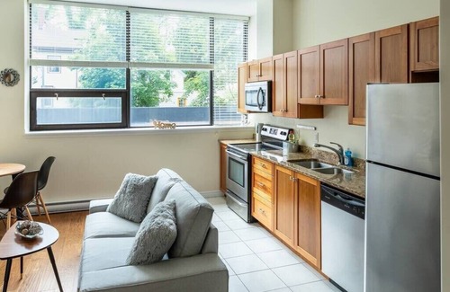 North End Apartment | Quaint Loft with AC, Abundance of Sunlight