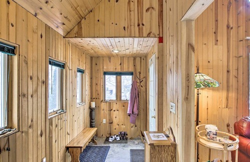 Plymouth Cabin | Quaint Plymouth Cabin - 1 Mi to Road America!