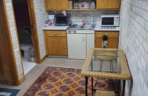 Cascade House | Quaint, Rustic Charm Lake house with WiFi in Cascade.