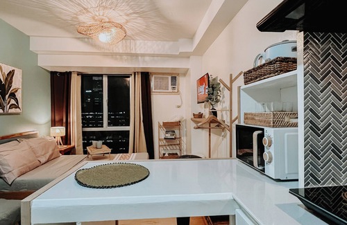 Lahug Apartment | Quaint studio with AC in charming Cebu City, inside IT Park