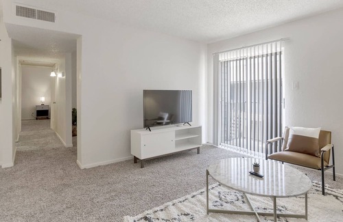 Midland Apartment | Quaint Suite w/ Full Kitchen + Parks Nearby