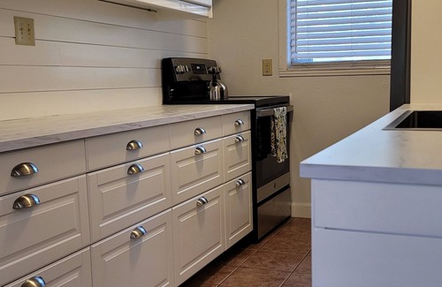 Palm Harbor Cottage | Quaint updated cottage in Crystal Beach near Pinellas Trail