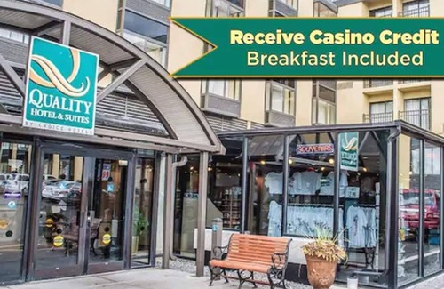 Downtown Niagara Falls Hotel | Quality Hotel & Suites At The Falls