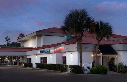 Atlantic Beach Hotel | Quality Inn Atlantic Beach-Mayo Clinic Jax Area