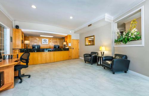 Downtown Victoria Hotel | Quality Inn Downtown Inner Harbour