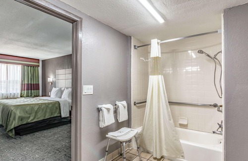 Arena District Hotel | Quality Inn I-10 East Near AT&T Center