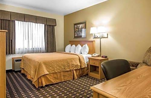 Mauston Hotel | Quality Inn Mauston