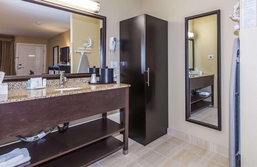 Merritt Hotel | Quality Inn Merritt