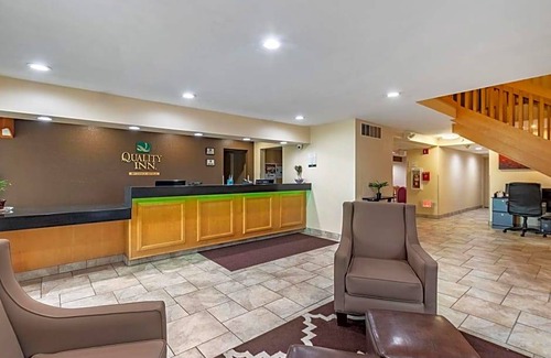 Newton Hotel | Quality Inn Newton