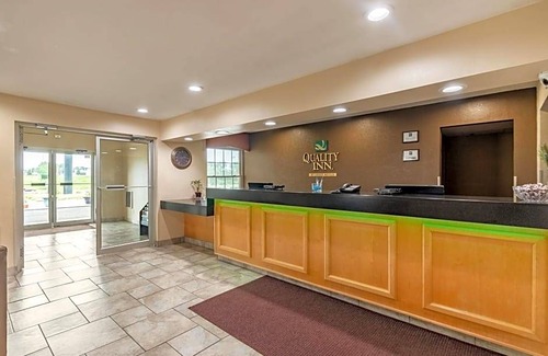Newton Hotel | Quality Inn Newton