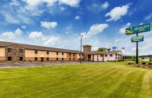 Newton Hotel | Quality Inn Newton