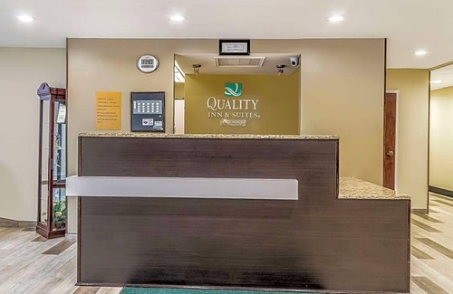 North Lima Hotel | Quality Inn & Suites North Lima - Boardman