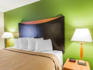 Crestline Heights Hotel | Quality Inn & Suites Birmingham - Highway 280