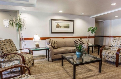 Silver Lake Hotel | Quality Inn & Suites Everett Seattle