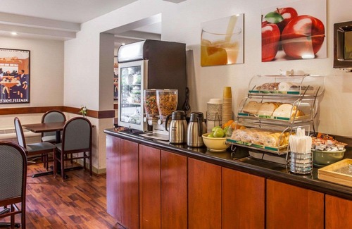 Silver Lake Hotel | Quality Inn & Suites Everett Seattle