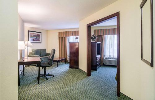 Harvey Hotel | Quality Inn & Suites near I-80 and I-294