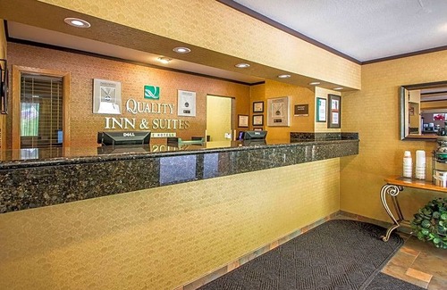 Decorah Hotel | Quality Inn & Suites Decorah
