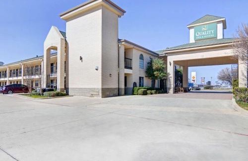 Weatherford Hotel | Quality Inn & Suites
