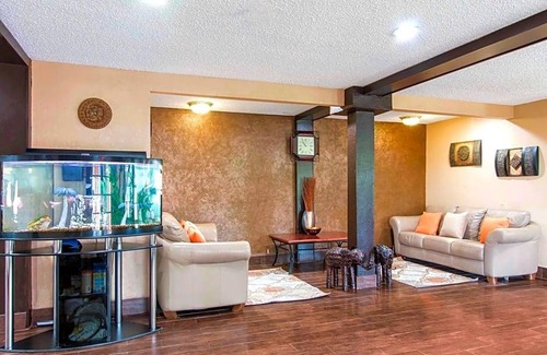 San Antonio Hotel | Quality Inn & Suites I-35 - near ATT Center