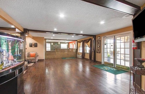 San Antonio Hotel | Quality Inn & Suites I-35 - near ATT Center