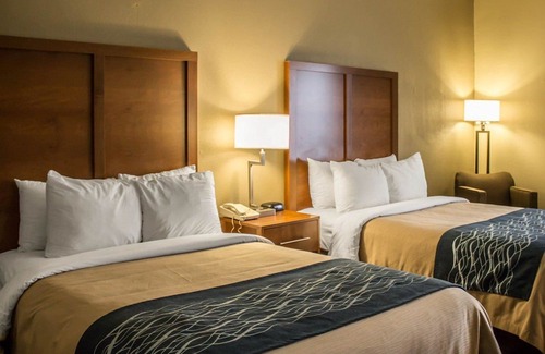 Akron Hotel | Quality Inn