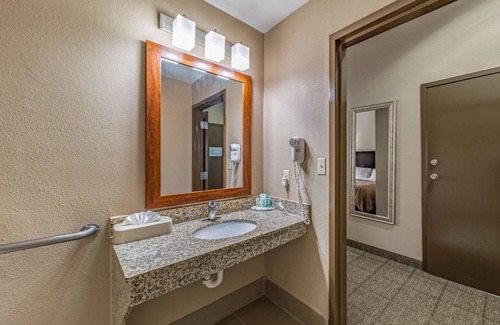 Plano Hotel | Quality Inn West Plano - Dallas