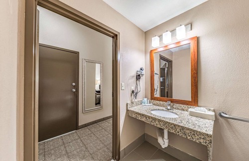 Plano Hotel | Quality Inn West Plano - Dallas