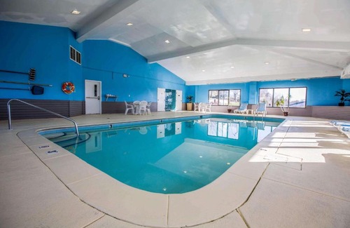 Morristown Hotel | Quality Suites Morristown West