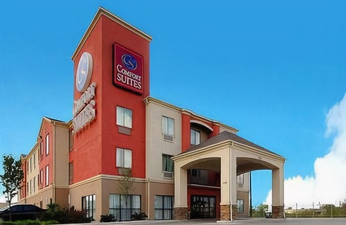 North San Antonio - SAT Hotel | Quality Suites North IH 35