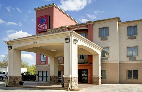 North San Antonio - SAT Hotel | Quality Suites North IH 35