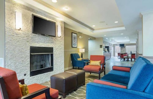 Springdale Hotel | Quality Suites