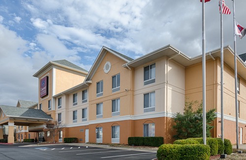 Springdale Hotel | Quality Suites
