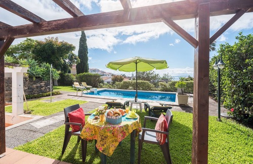 Garajau Villa | Quality villa - very private with Pool + Garden + BBQ + Wi-Fi + Pub's 5 min walk