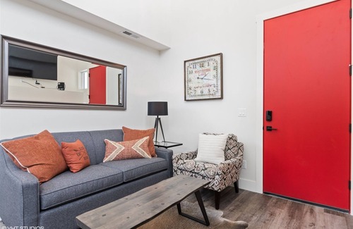 Whitefish House | Quarry A40 - Stunning Pet Friendly 2BD 2BA! Communal Pool, Hot Tub & More!