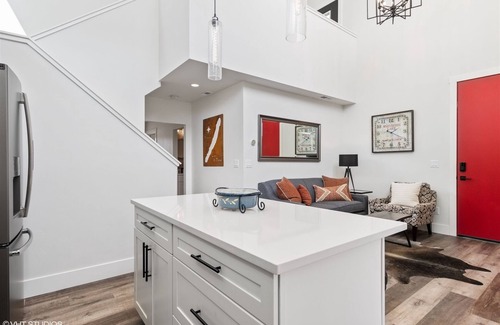 Whitefish House | Quarry A40 - Stunning Pet Friendly 2BD 2BA! Communal Pool, Hot Tub & More!