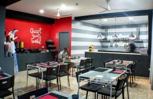 El Pilar Hostel | Quart Youth Hostel & Apartments