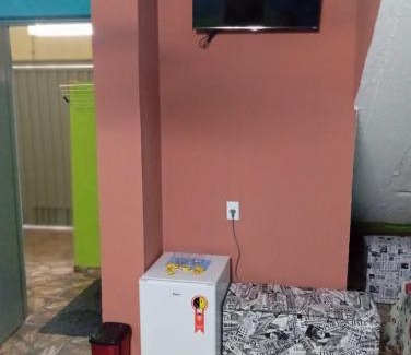 Aparecida House | Quarto, garagem, portão automático, banheiro, wi-fi, tv, frigobar e ventilador de teto