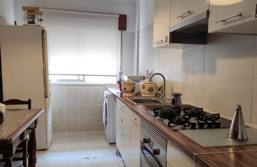 Corroios Apartment | Quarto Privado em Apartamento