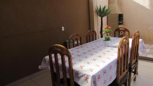 Uberaba House | Quarto Varanda com vista para natureza