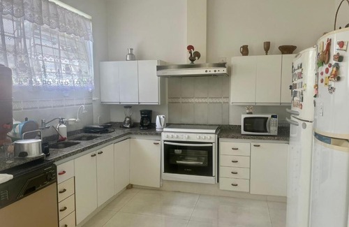 Salgado Filho House | Quartos em casa toda equipada BH