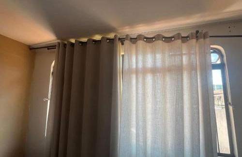 Goiania House | Quartos privativos no melhor setor da cidade Ar split TV Wi-fi