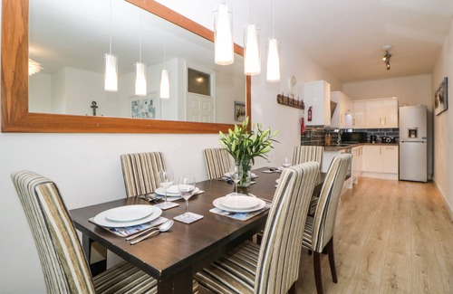 Brixham Cottage | QUAYSIDE LOOKOUT, country holiday cottage in Brixham
