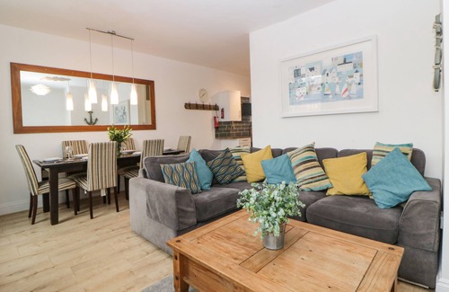 Brixham Cottage | QUAYSIDE LOOKOUT, country holiday cottage in Brixham