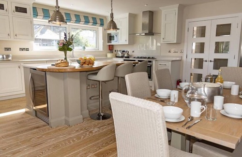 Salcombe Cottage | QUAYSIDE, pet friendly, luxury holiday cottage in Salcombe