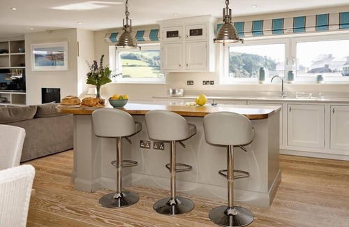 Salcombe Cottage | QUAYSIDE, pet friendly, luxury holiday cottage in Salcombe